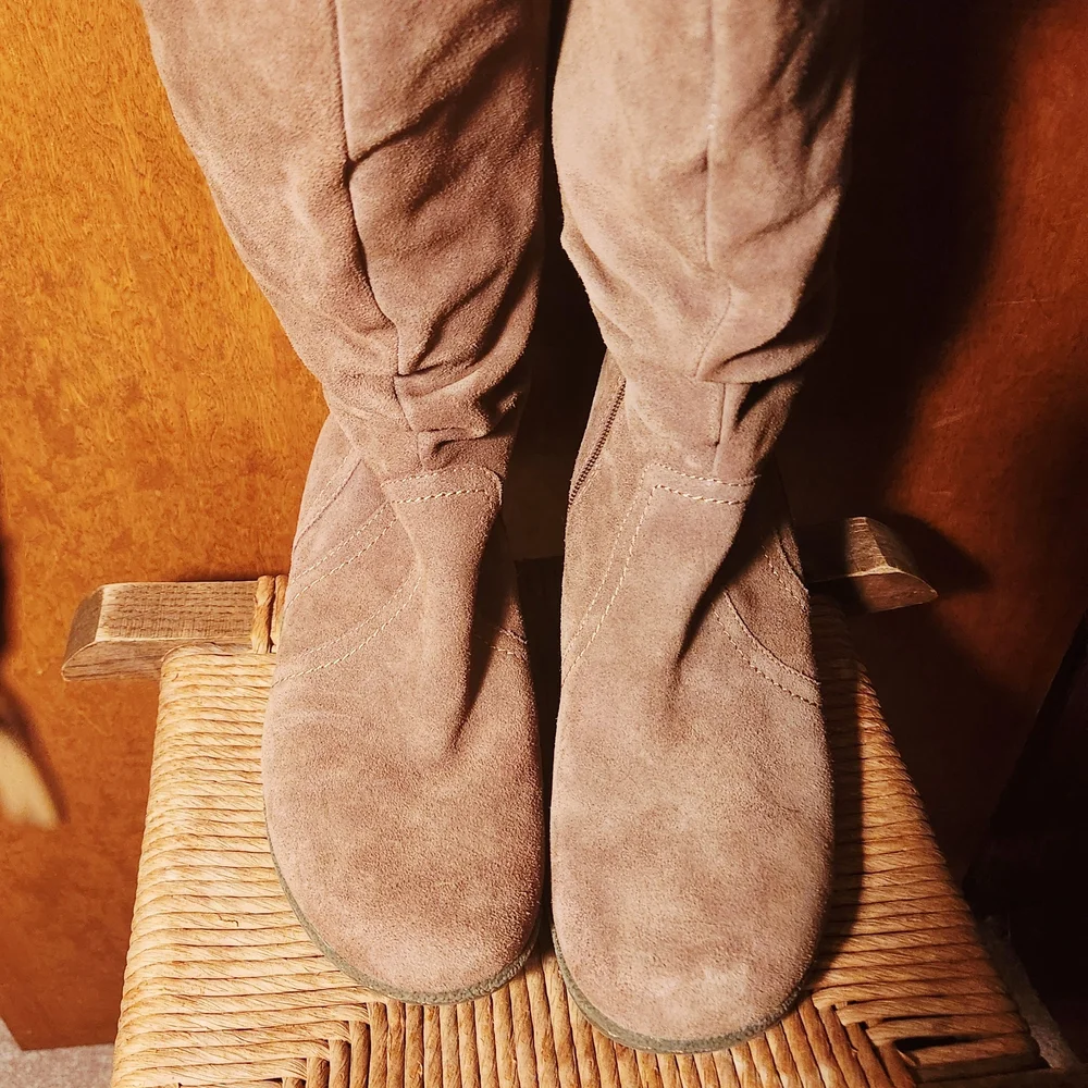 BareTraps Tan Suede Boots with Fur Lining Women's Size 11